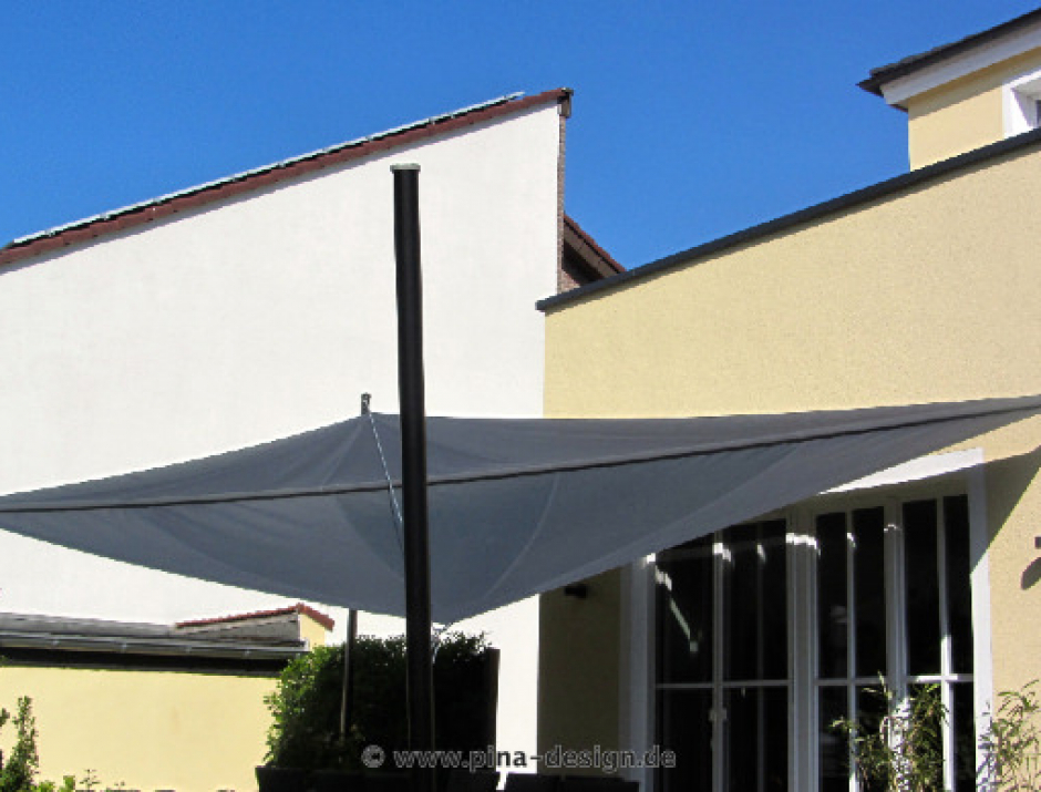 Sonnensegel – aufrollbar - in Bocholt in anthrazit über Terrasse