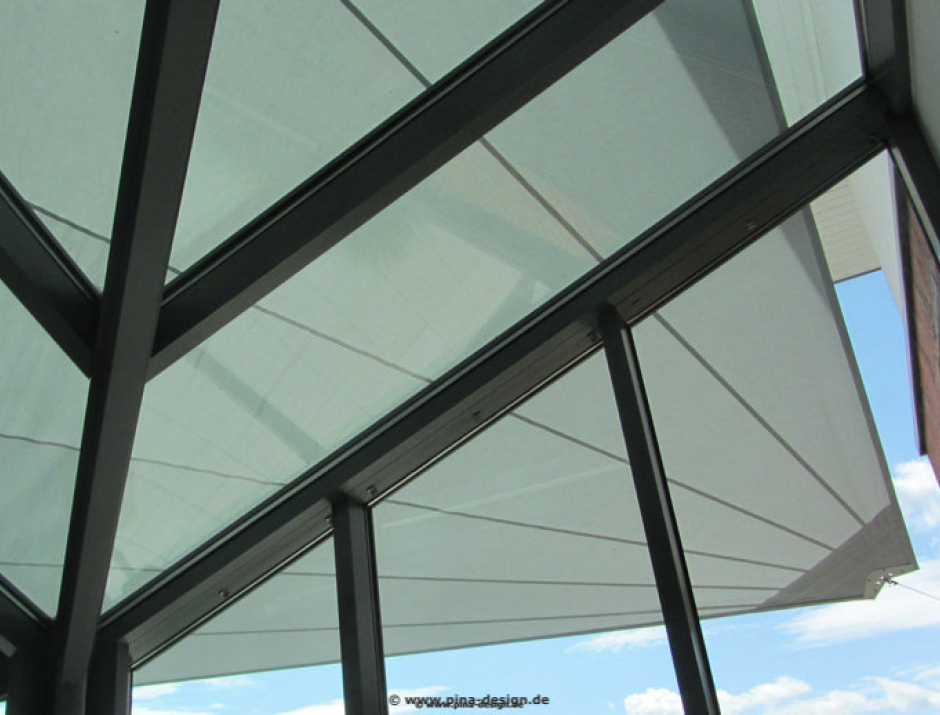 Unteransicht  Harsewinkel - Sonnensegel über Terrasse und Wintergarten