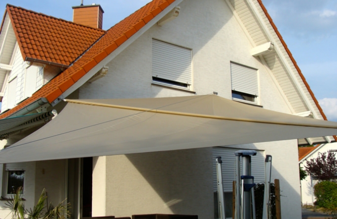 Baunatal  Sonnensegel auf Terrasse