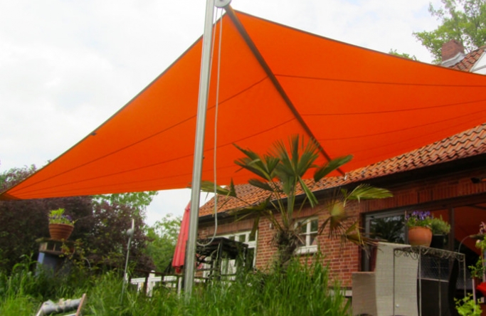 Beedenbostel Kreis Celle Sonnensegel über Terrasse 