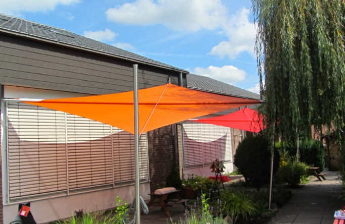 Oelde Kindergarten mehrere Sonnensegel über Kita Außengelände